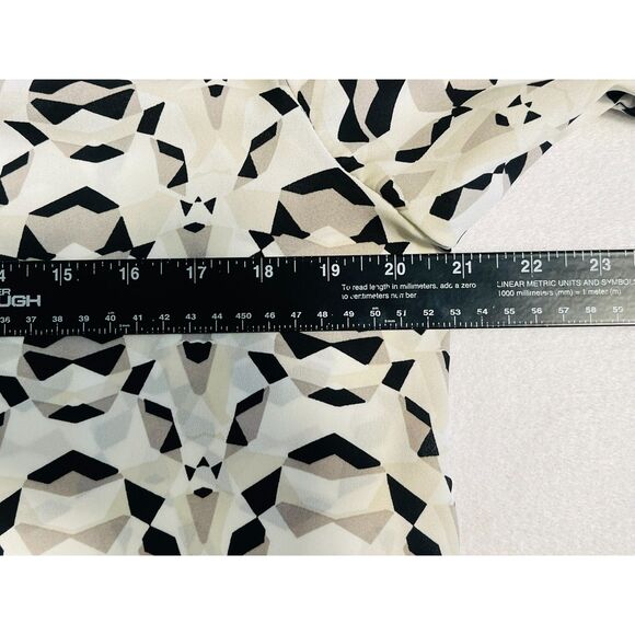 Halogen Black White Abstract Geometric Tunic Blouse Small Funky Work Chic Boho - Picture 7 of 8